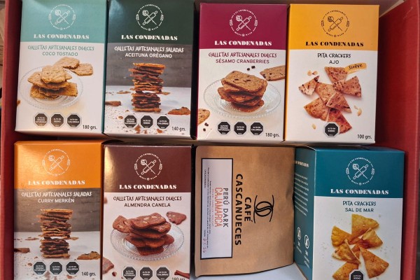Caja de galletas Las Condenadas, empresa chilena de reinserción laboral de mujeres