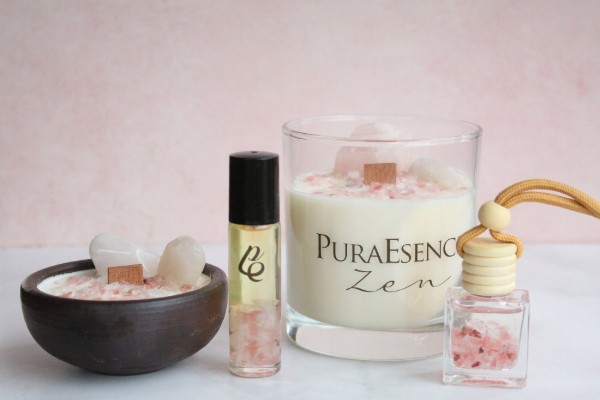 Vela, roll-on y aromatizador de la Línea Zen de Pura Esencia